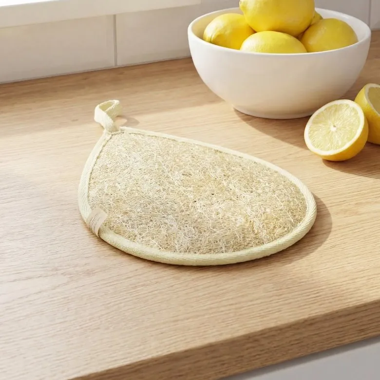 Droplet-shaped loofah bath sponge